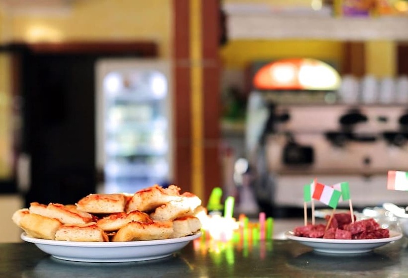 בית מלון כפרי Villaggio Dei Pini