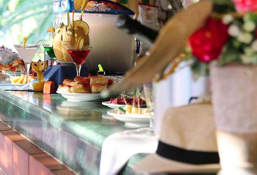 בית מלון כפרי Villaggio Dei Pini