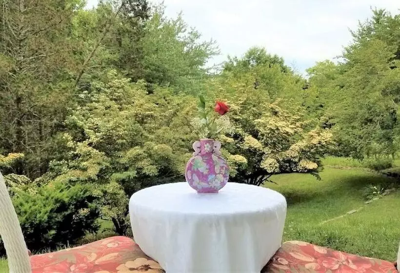 Aamiaismajoitus (B&B) Innisfree Boutique Inn By The Lake