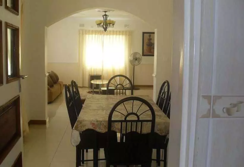 پانسیون Home Up Guest House