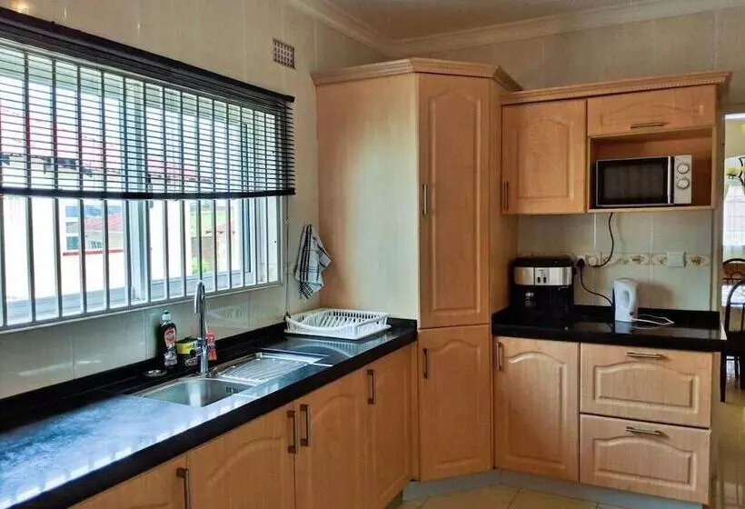 پانسیون Home Up Guest House