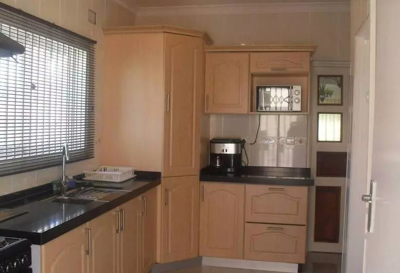 پانسیون Home Up Guest House