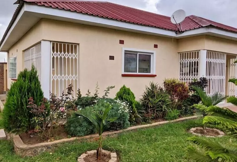 پانسیون Home Up Guest House