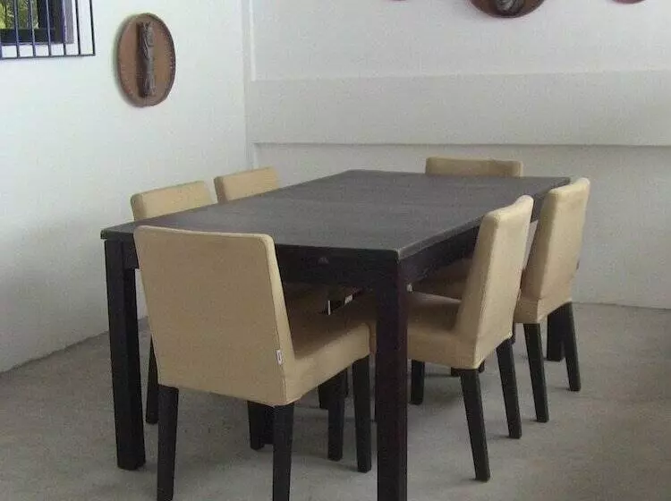 ペンション Roger S Place Gay Guesthouse   Caters To Gay Men