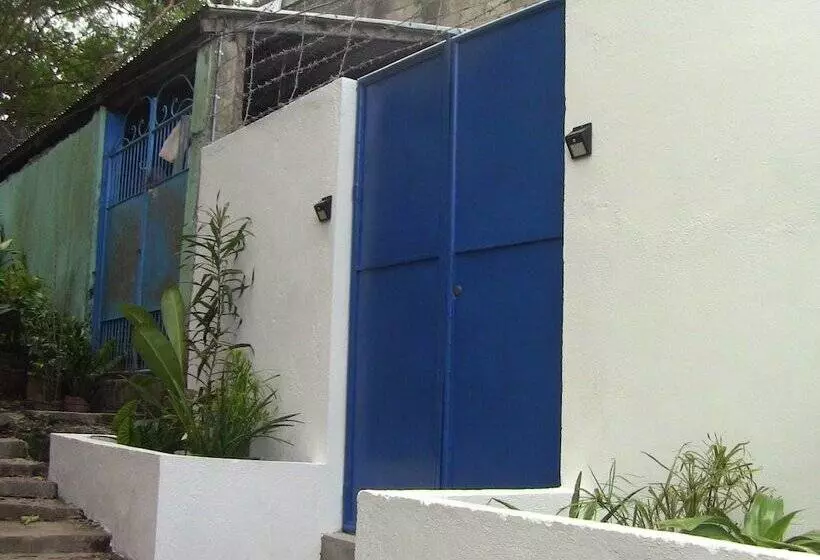 ペンション Roger S Place Gay Guesthouse   Caters To Gay Men