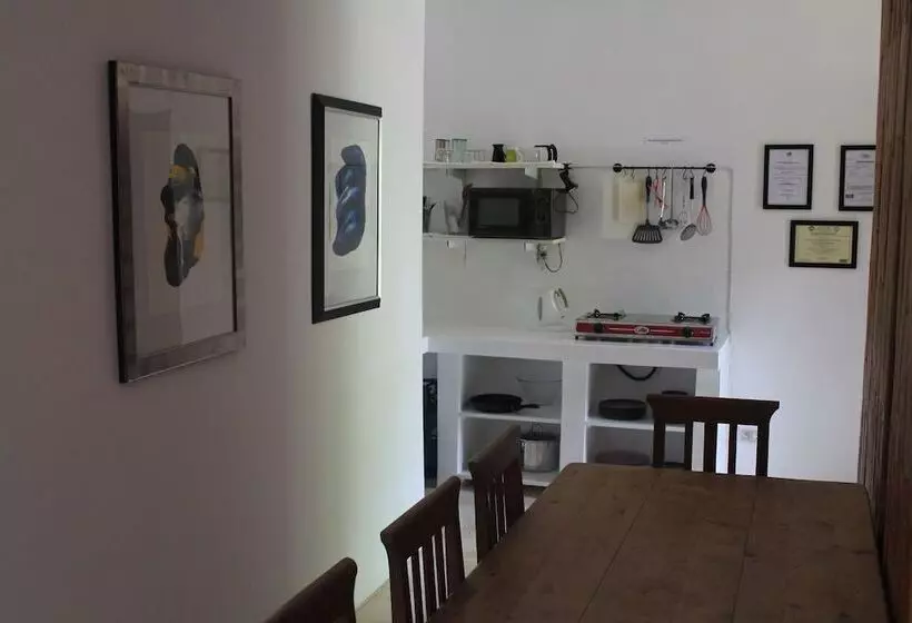 ペンション Roger S Place Gay Guesthouse   Caters To Gay Men