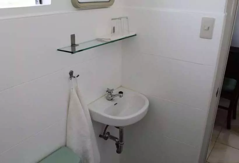 ペンション Roger S Place Gay Guesthouse   Caters To Gay Men