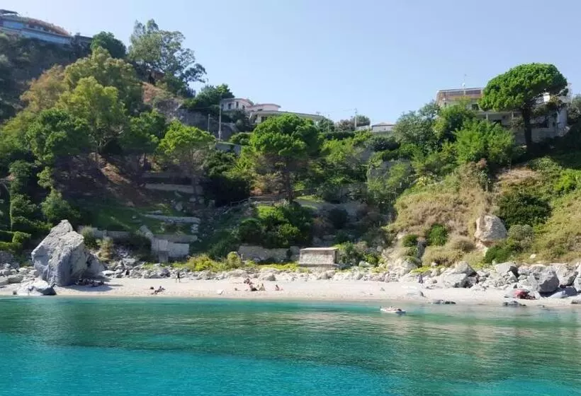 تختخواب و صبحانه La Dimora Degli Artisti