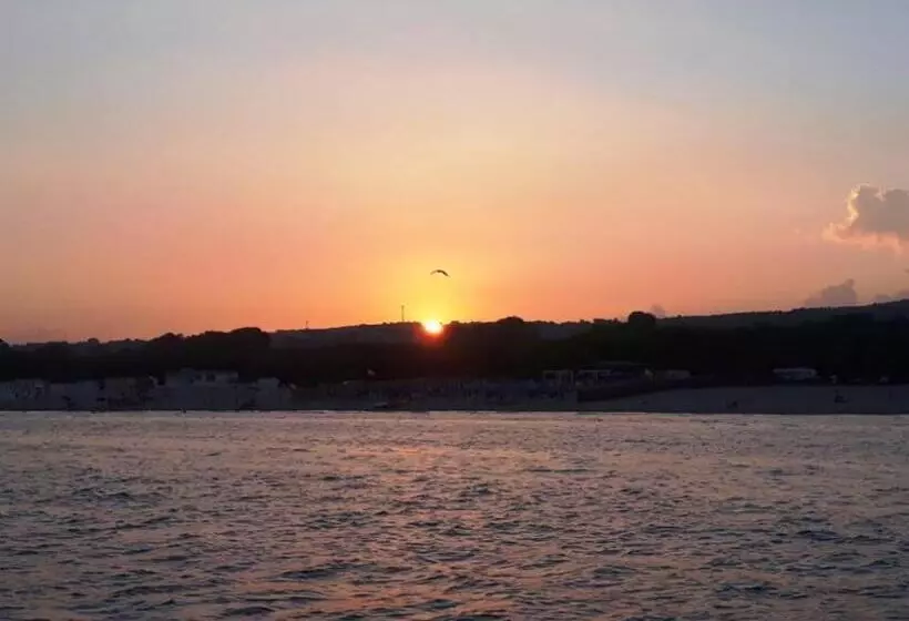 تختخواب و صبحانه La Dimora Degli Artisti