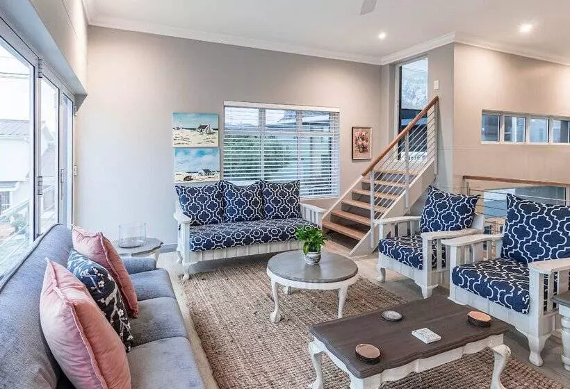 Aamiaismajoitus (B&B) Whale Coast Ocean Villa