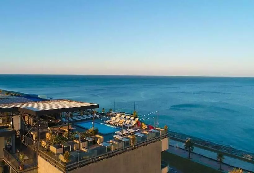 هتل Boulevardside