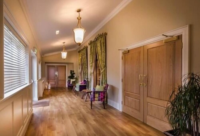 فندق Breffni Arms