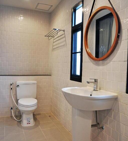 هتل C Room @ Airport By Choktawee