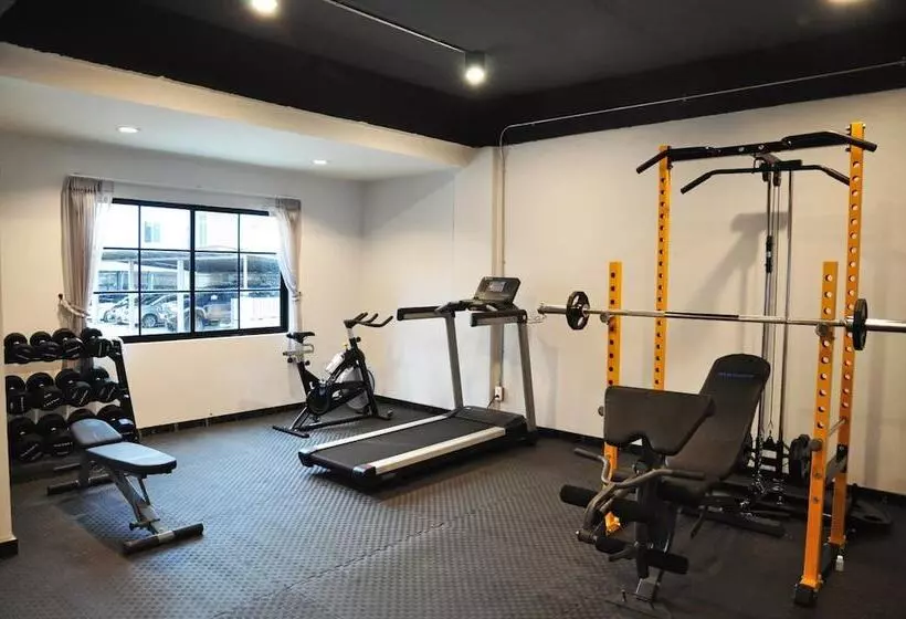 هتل C Room @ Airport By Choktawee