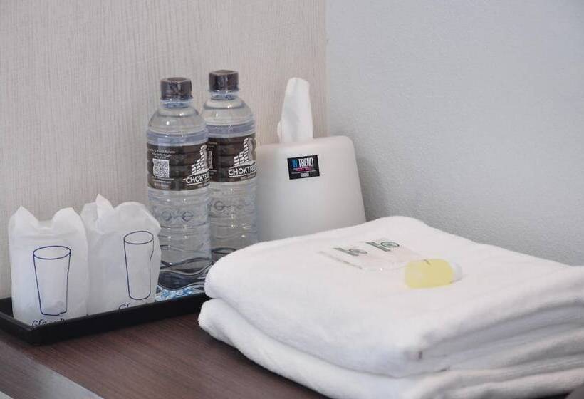 هتل C Room @ Airport By Choktawee