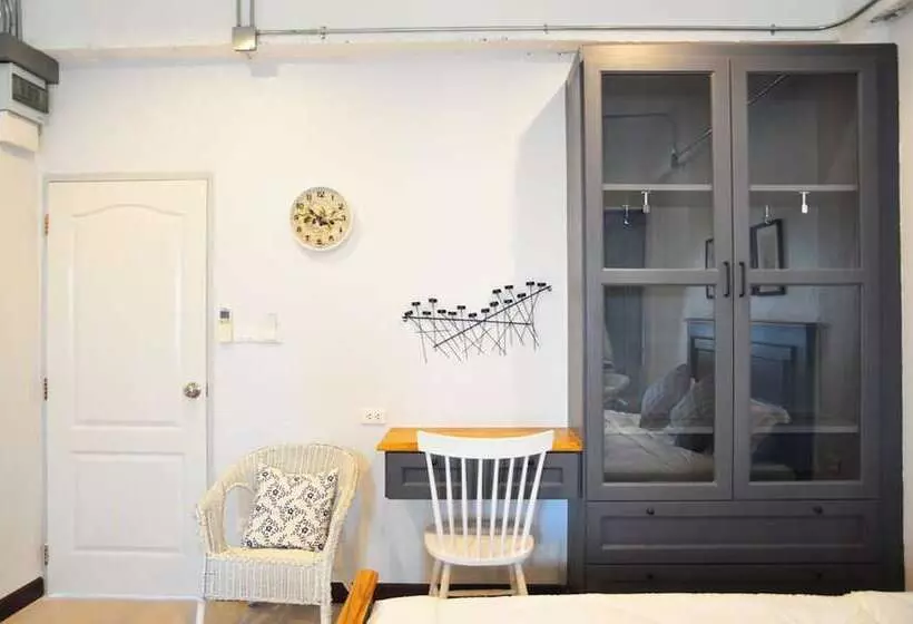 هتل C Room @ Airport By Choktawee