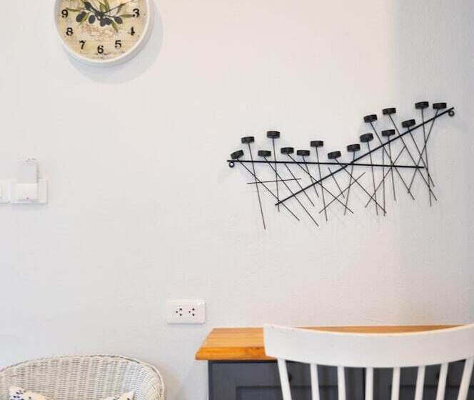 هتل C Room @ Airport By Choktawee