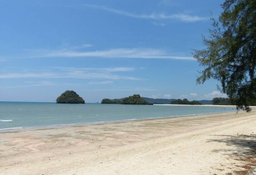 호텔 Maneetel Krabi Beachfront Sha Plus