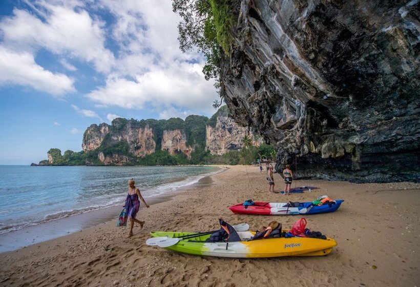 호텔 Maneetel Krabi Beachfront Sha Plus