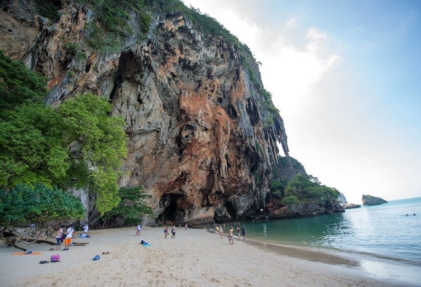 호텔 Maneetel Krabi Beachfront Sha Plus