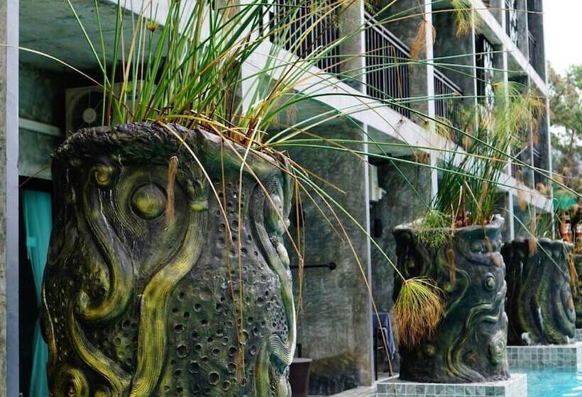 호텔 Maneetel Krabi Beachfront Sha Plus