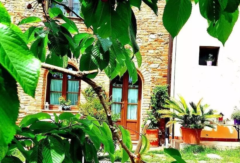 Hotelli Podere Borgaruccio