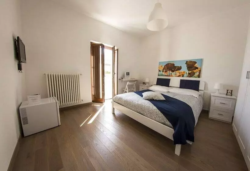 Hotelli Tra Le Mura