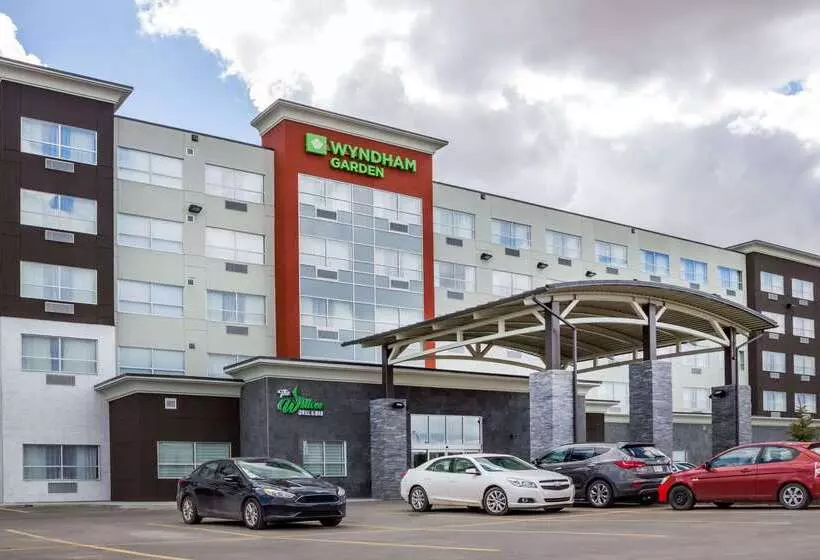 ホテル Wyndham Garden Edmonton Airport