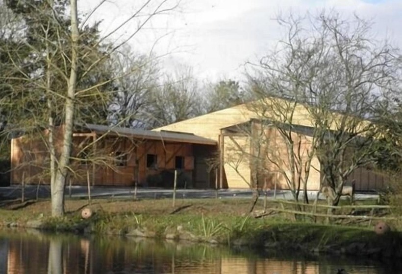 膳宿费 Au Bas Chalonge