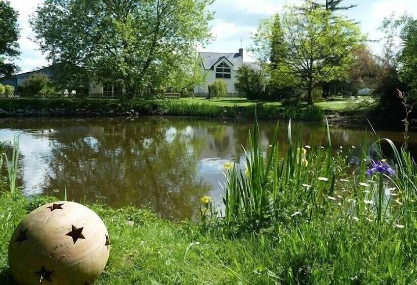 膳宿费 Au Bas Chalonge