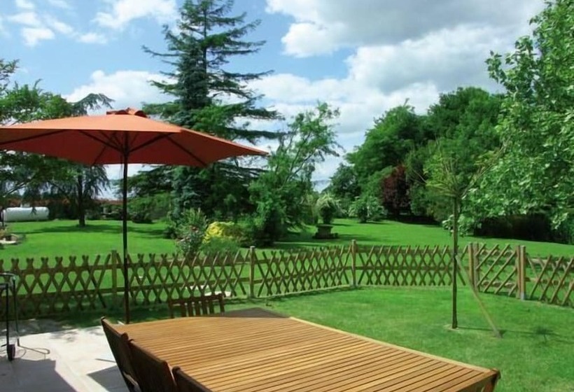 פנסיון Au Bas Chalonge