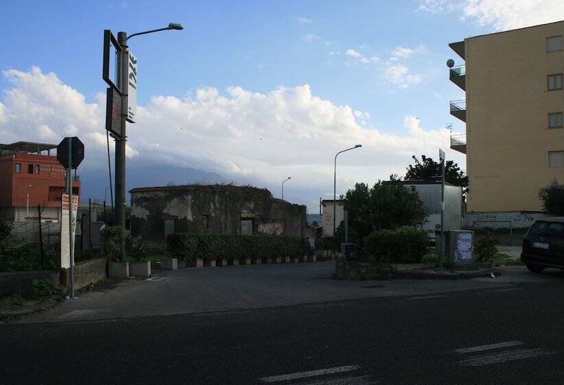 פנסיון Coral Rooms