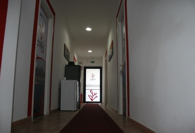 פנסיון Coral Rooms