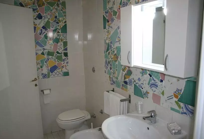 Majatalo Coral Rooms