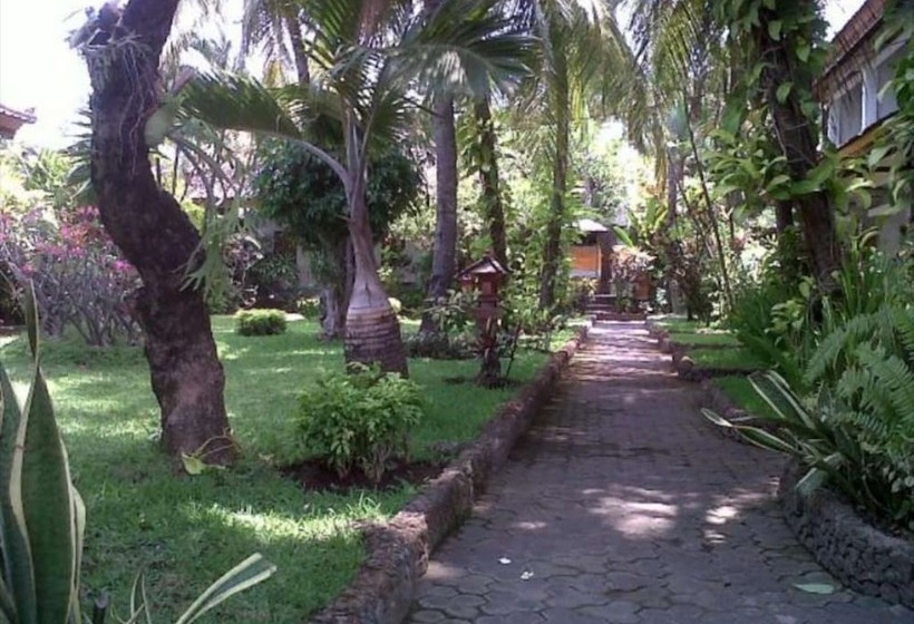 ペンション Padang Lovina Sea Side Cottage