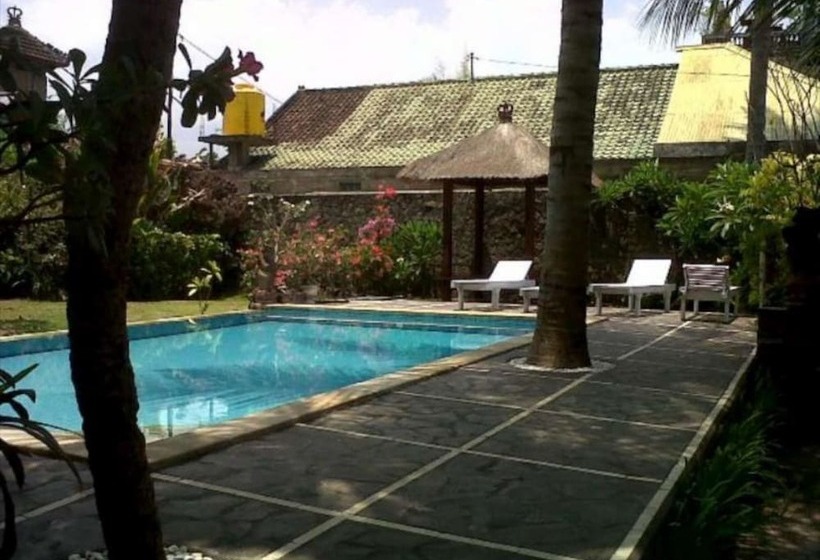 ペンション Padang Lovina Sea Side Cottage