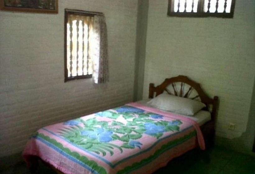 ペンション Padang Lovina Sea Side Cottage