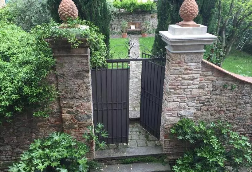 Aamiaismajoitus (B&B) Antica Casa Le Rondini