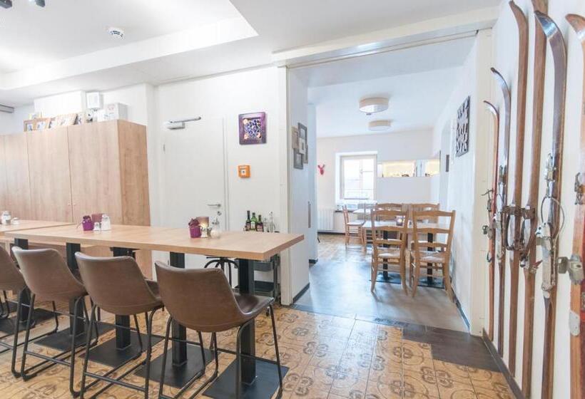 مبيت وإفطار Pension Max