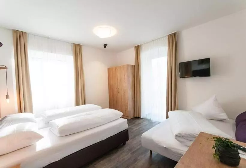 تختخواب و صبحانه Pension Max