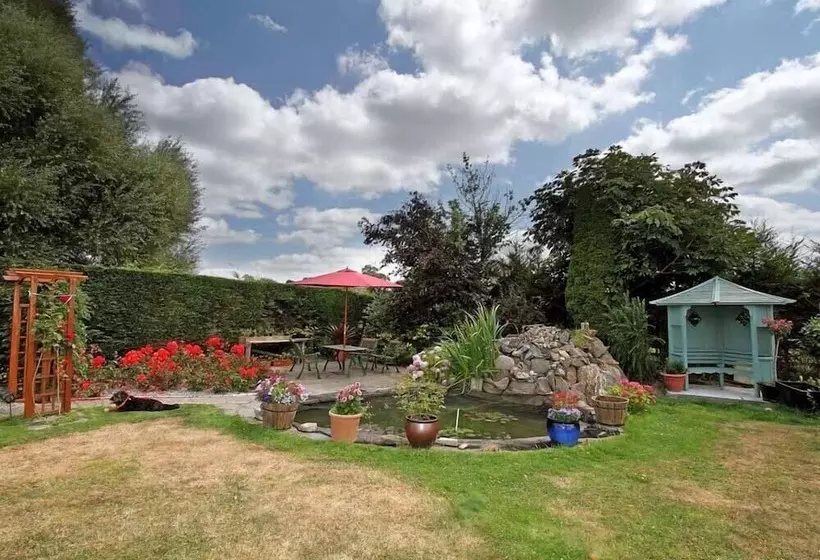 هتل Ashleigh House B&b