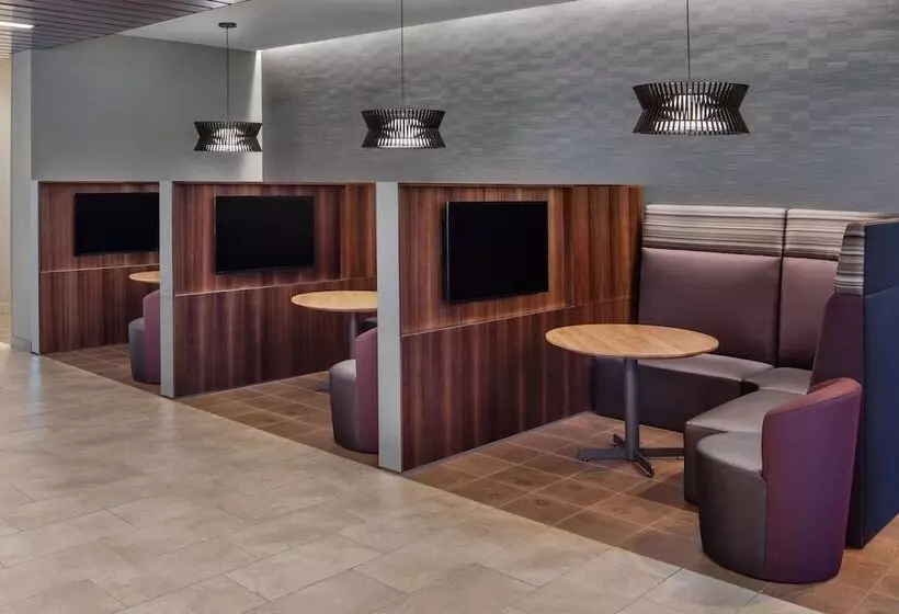 Hotelli Courtyard By Marriott Wayne Fairfield