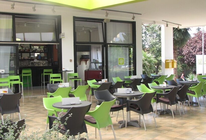 ホテル Happy Camp In Camping Park Umag