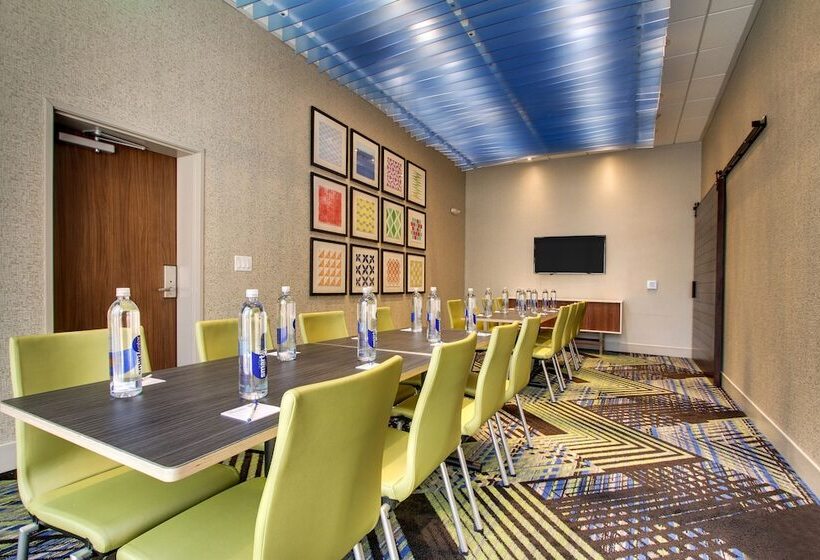 فندق Holiday Inn Express & Suites Summerville, An Ihg