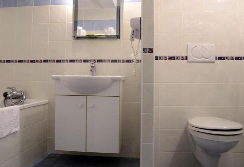 Отель Le Mont Barral