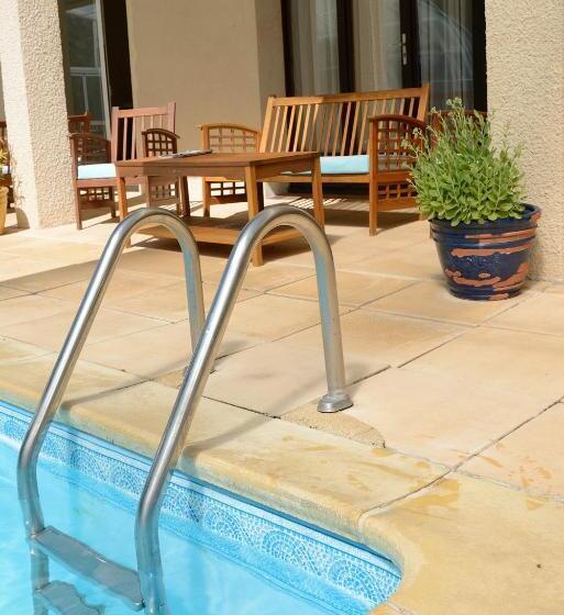 Отель Le Mont Barral