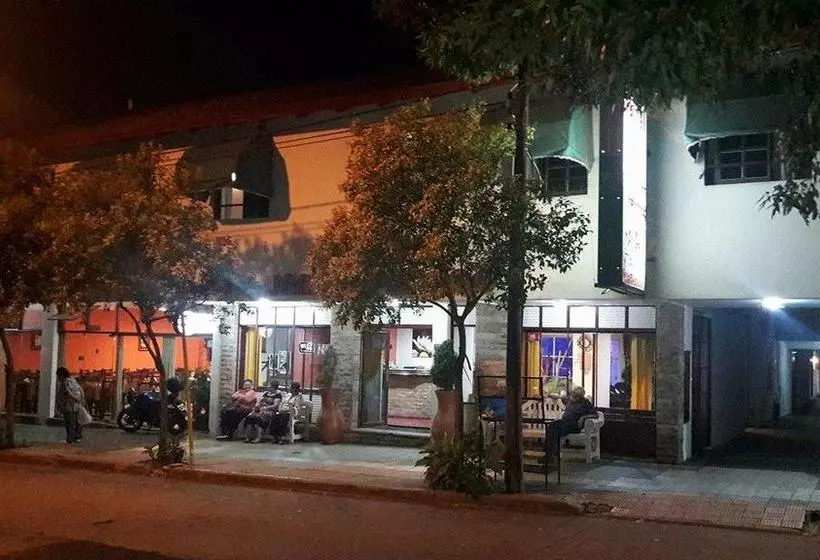 Hotelli Jardin Del Lago
