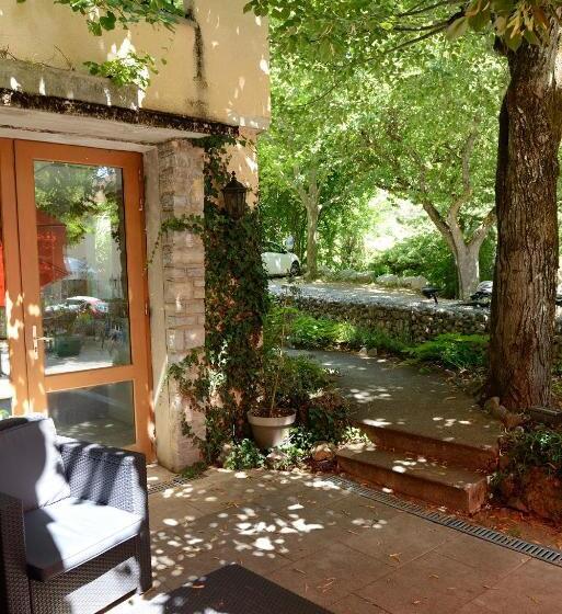 Отель Le Mont Barral