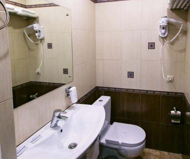 בית מלון כפרי Regatta