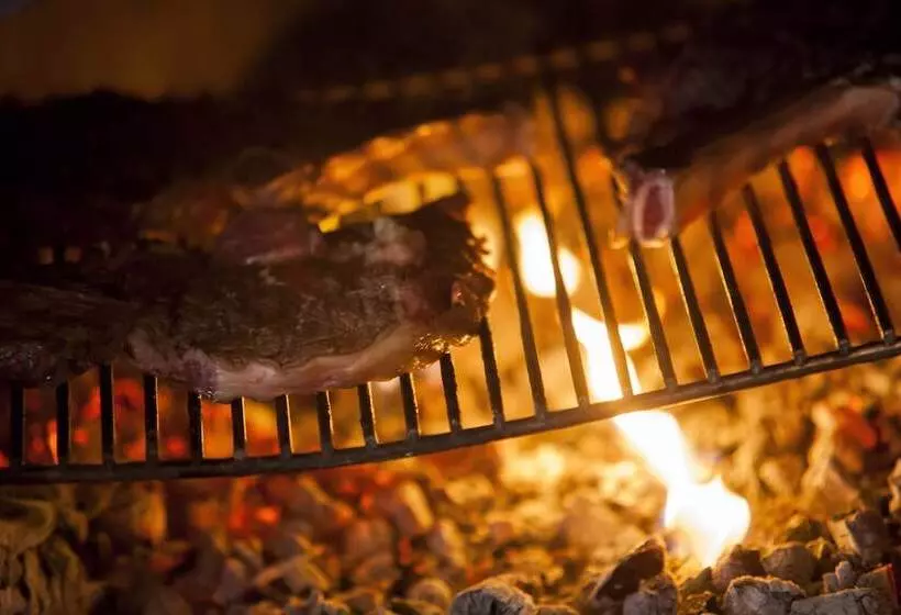 Hotelli Rural La Torre De Bisjueces